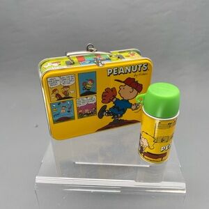 Hallmark 2000 Keepsake Ornament Peanuts Lunch Box Set